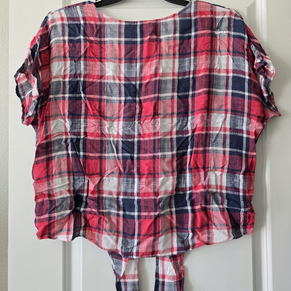 Universal Thread Button Blouse - Picture 3 of 3